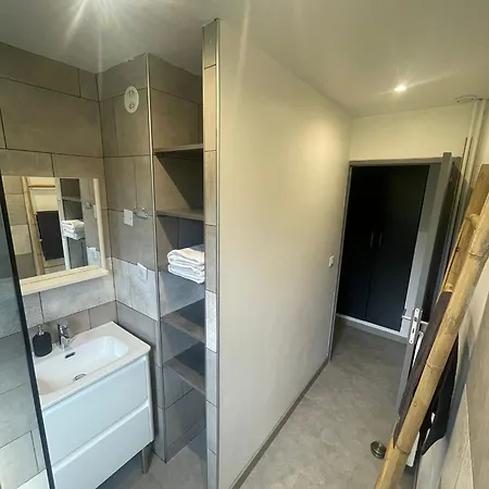 홈스테이 Avec Salle D'eau Privee Dans Partage 200 M Du Tram 몽펠리에